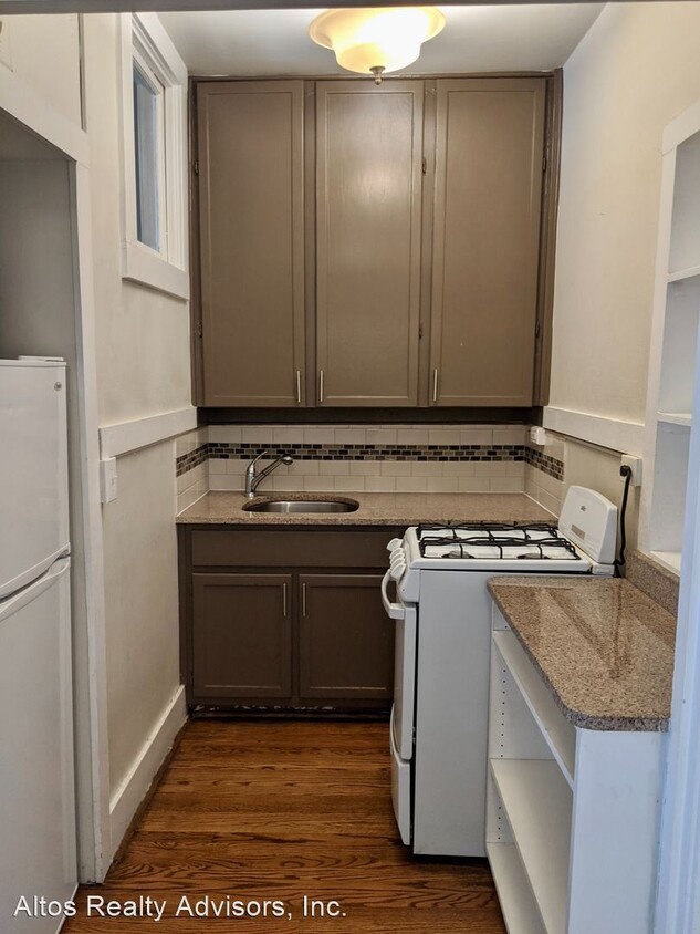 Primary Photo - 230-240 E 19th Ave