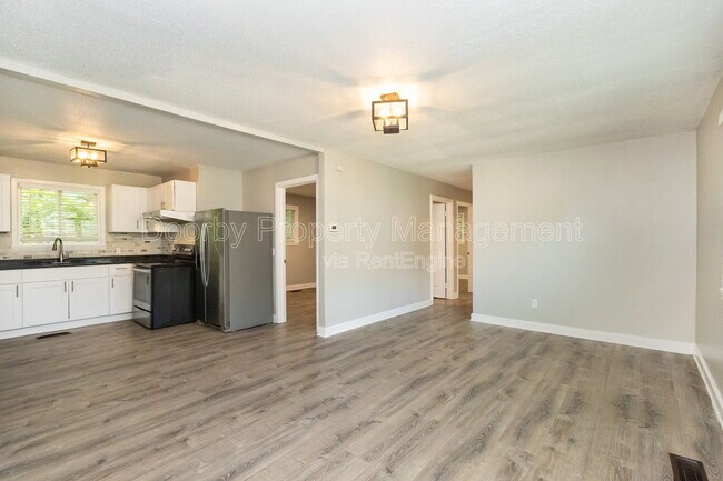 Foto del edificio - 1635 Dogwood Dr