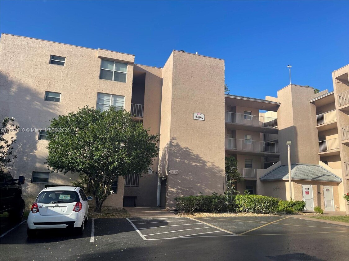 Foto principal - 9495 Evergreen Pl