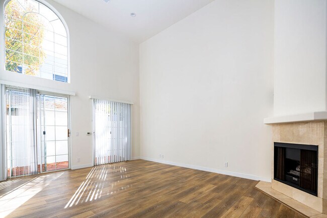 Foto del edificio - 1338 Yale St