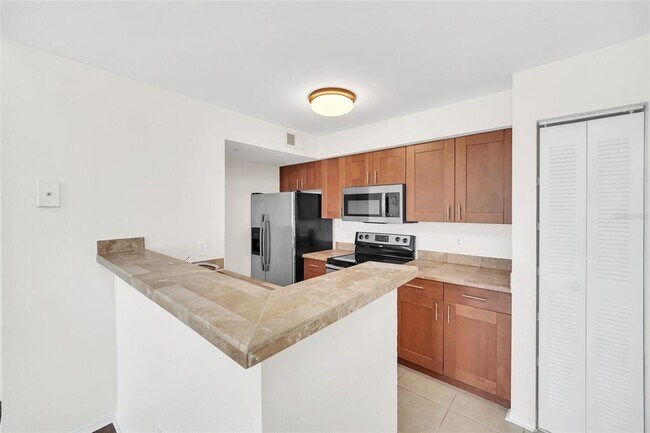 Building Photo - 2210 Grand Cayman Ct