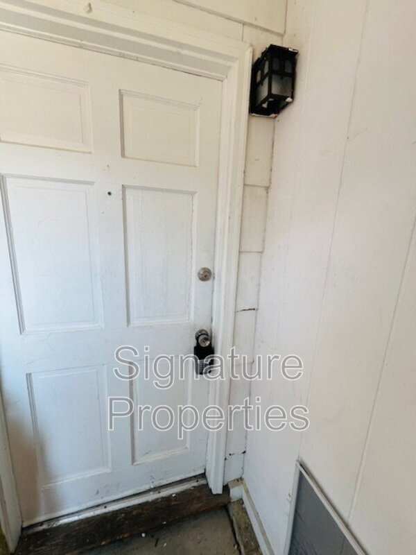 Foto del edificio - 2249 Dellrose Dr