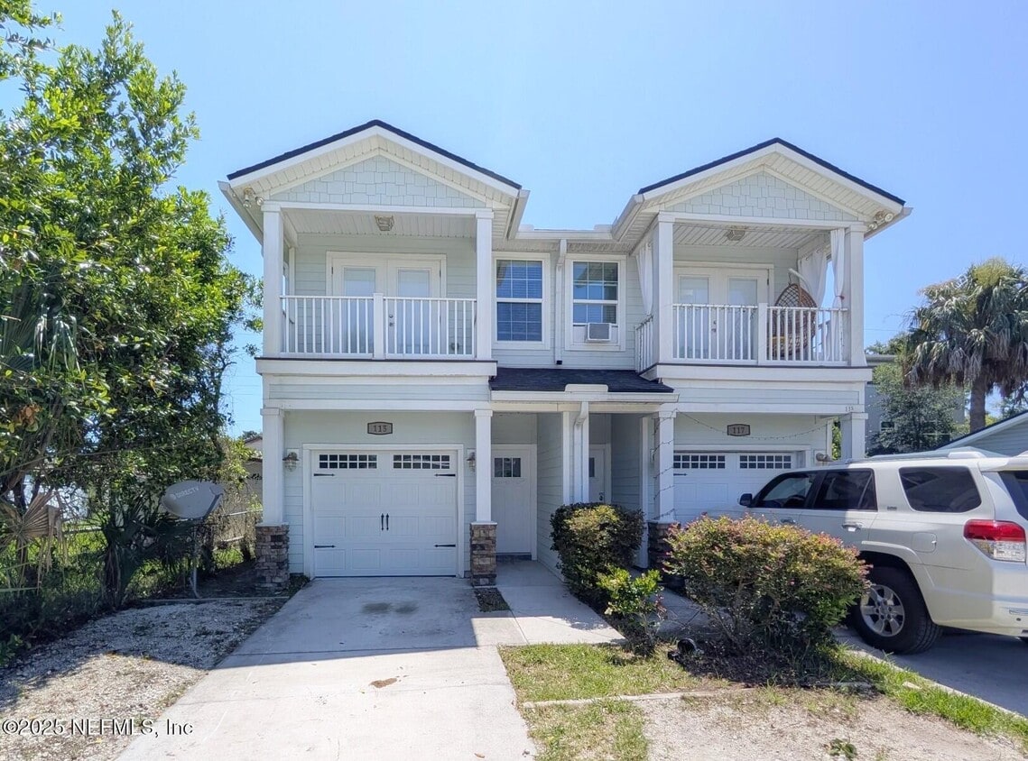 Foto principal - 115 11th Ave S