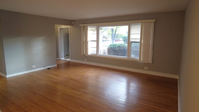 Building Photo - 9150 N Lowell Ave