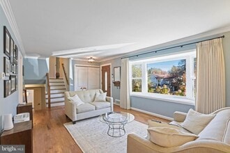 Building Photo - 4402 Medford Dr