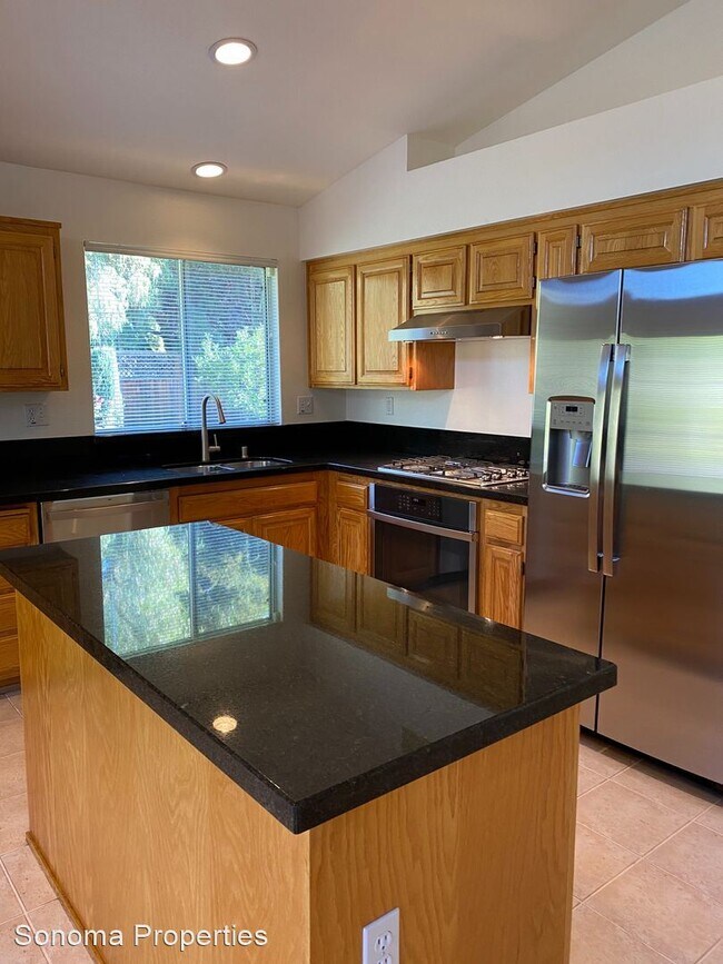 Building Photo - 4 br, 2 bath House - 754 East MacArthur St...