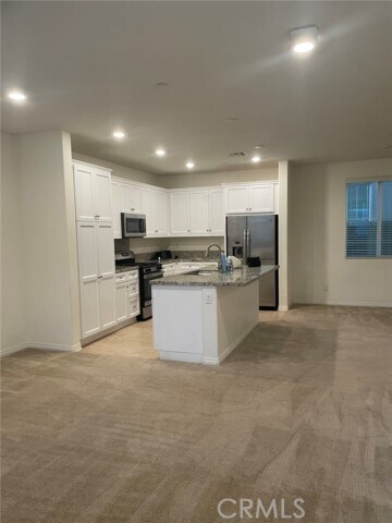 Building Photo - 3205 E Mt Rainier Drive