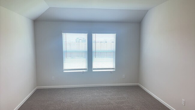 Building Photo - Brand New 4 Bedroom 2 Bath Home in Yukon S...