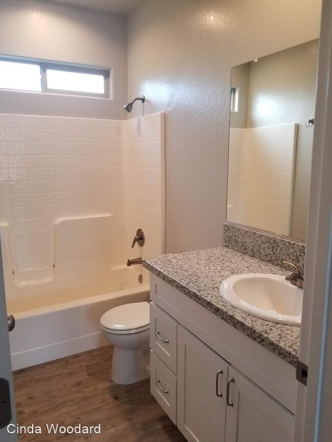 Building Photo - 3 br, 2 bath House - 1867 W Roby Ave