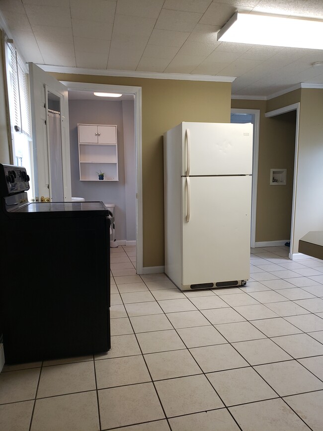 Kitchen/Bathroom - 507 Bennett St