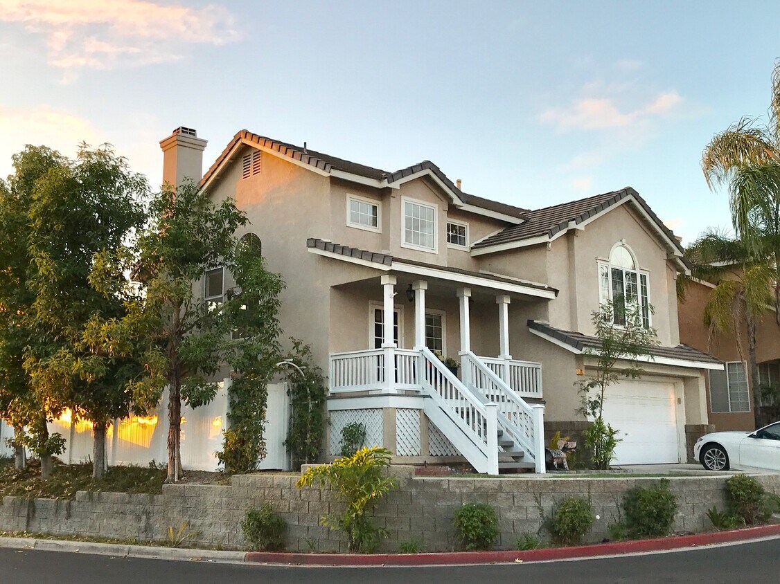 Primary Photo - 11 Abbey Dr