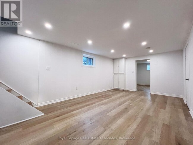 Building Photo - 20 Silvercrest Ave