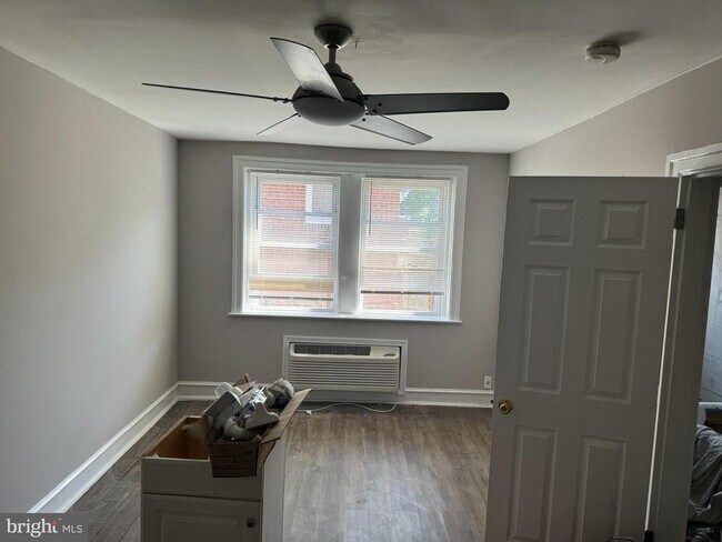 Foto del edificio - 6024 Larchwood Ave