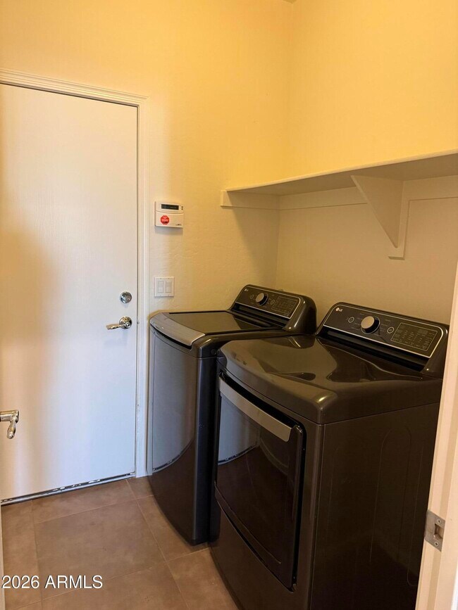 Foto del edificio - 6626 W Victory Way