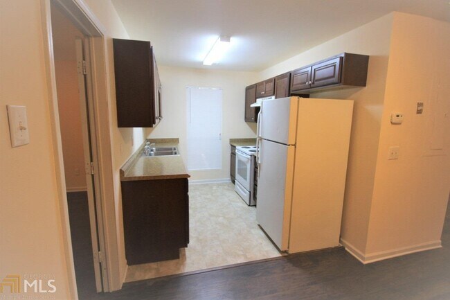 Foto del edificio - 716 Jackson Park Ln NW