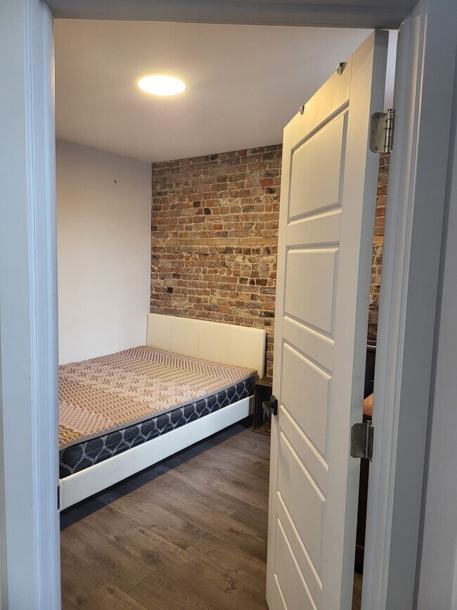 Photo du bâtiment - 4831 Rue Saint-Urbain
