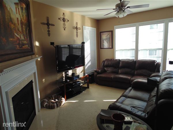 Building Photo - 8233 Gunston Commons Way