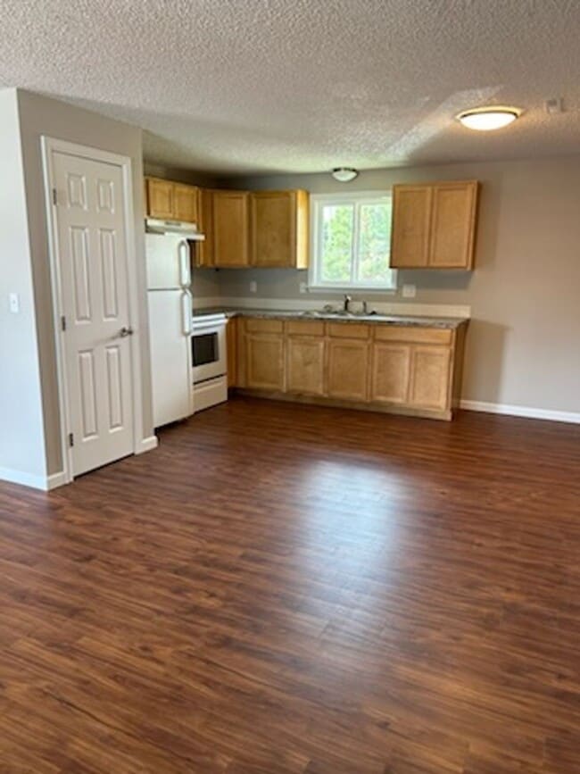 Building Photo - 903 Hersinger Pl