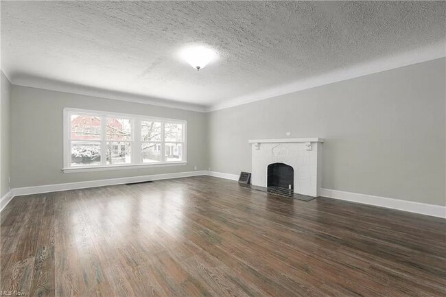 Foto del edificio - 3306 E Overlook Rd
