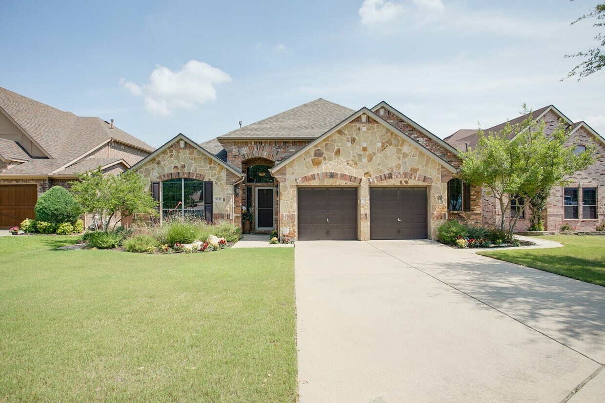 8121 Rock Elm Rd, Fort Worth, TX 76131 House Rental in Fort Worth, TX