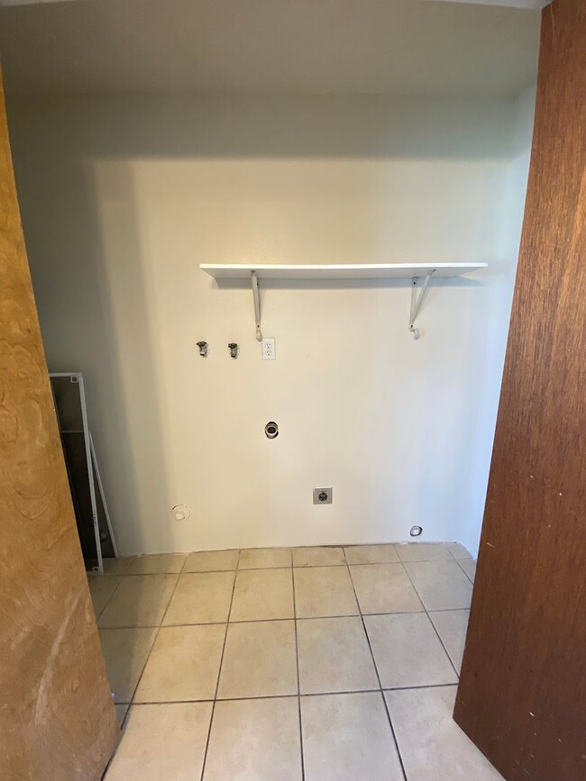 Building Photo - 2 bed / 1 bath apartment in Idaho Falls