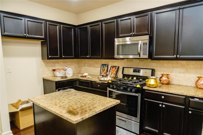 Building Photo - 4980 Ducote Trail