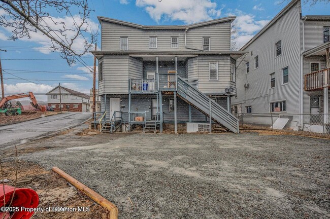 Building Photo - 1202 Main St