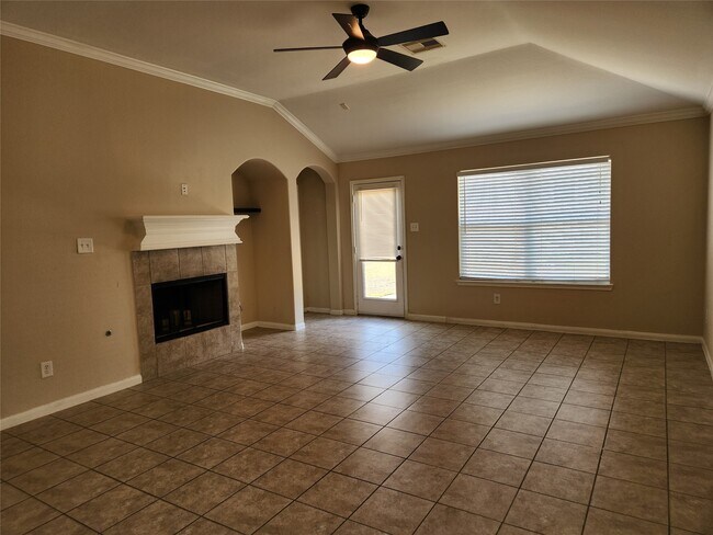 Foto del edificio - 2411 Village Stone Ct