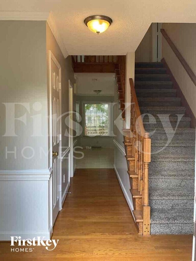 Foto del edificio - 110 Longbridge Dr