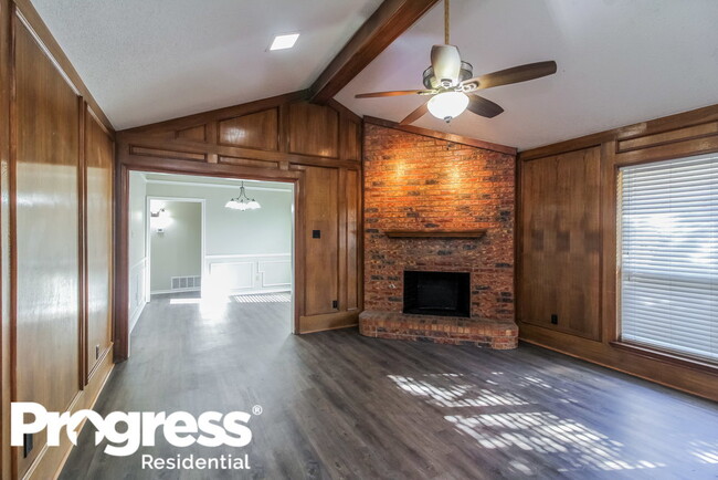 Building Photo - 2629 Shalimar Dr