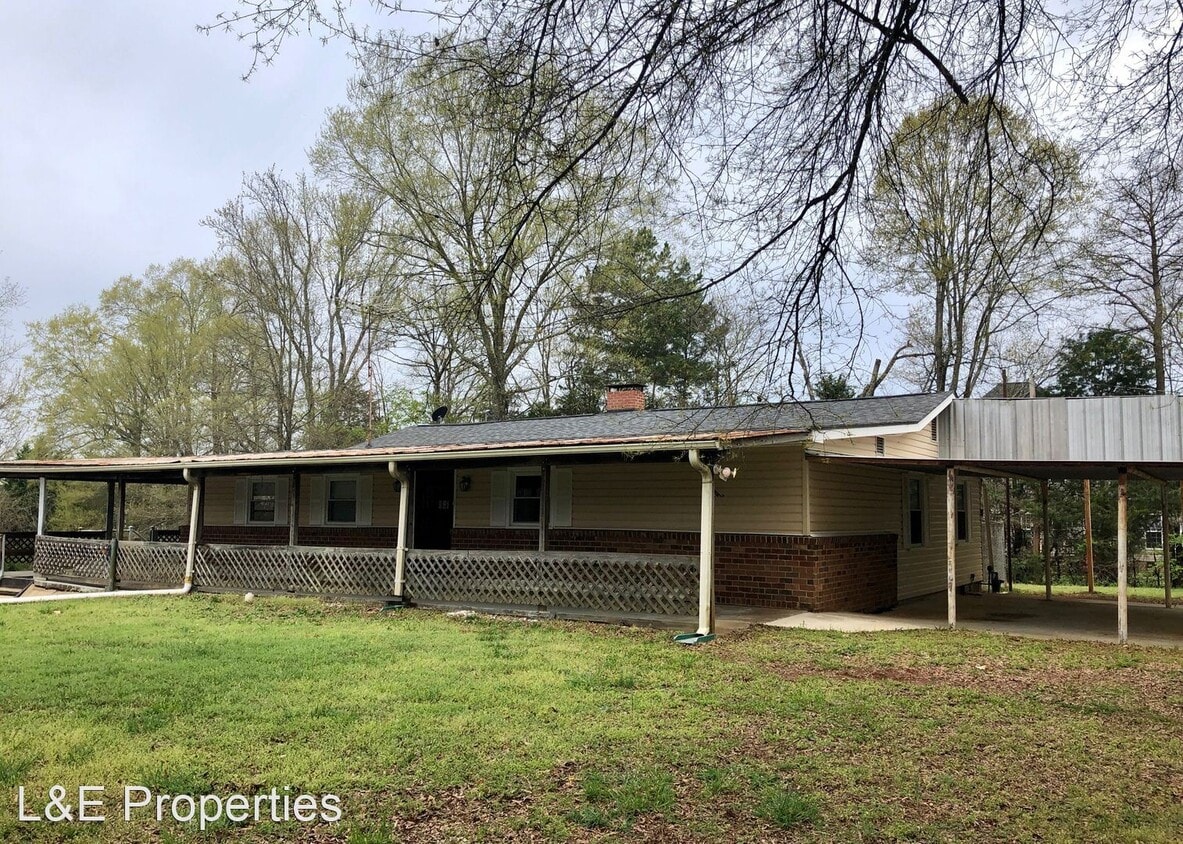 Primary Photo - 3 br, 2 bath House - 579 Old Speedway Driv...