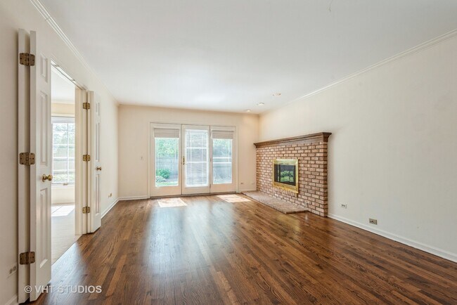 Building Photo - 876 Spruce St