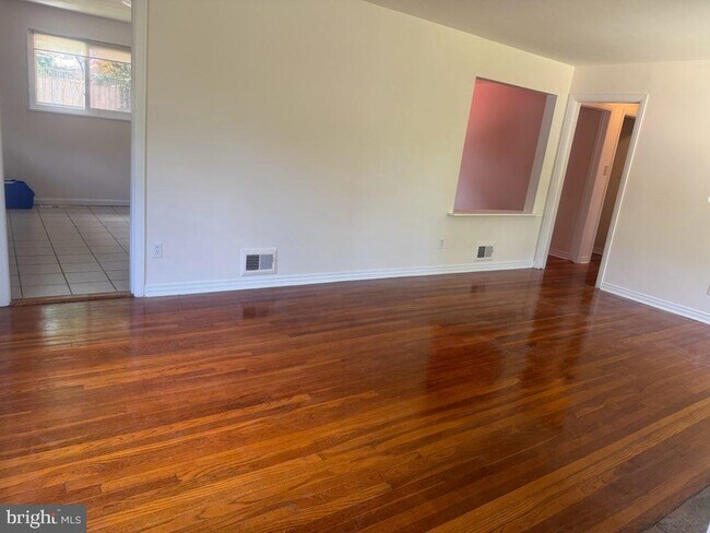 Foto del edificio - 10903 Stillwater Ave