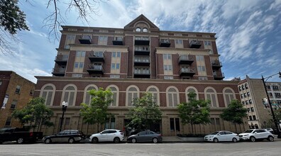Building Photo - 1323 W Morse Ave