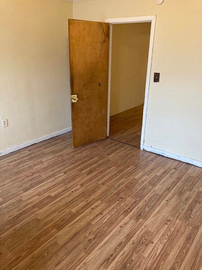 Foto del edificio - 501 W Cedar St