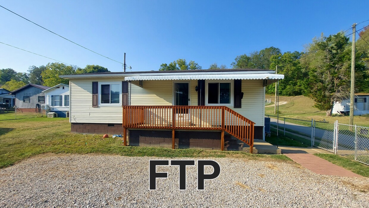 Primary Photo - 1627 2nd St