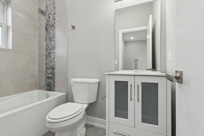 Foto del edificio - 649 N 35th St