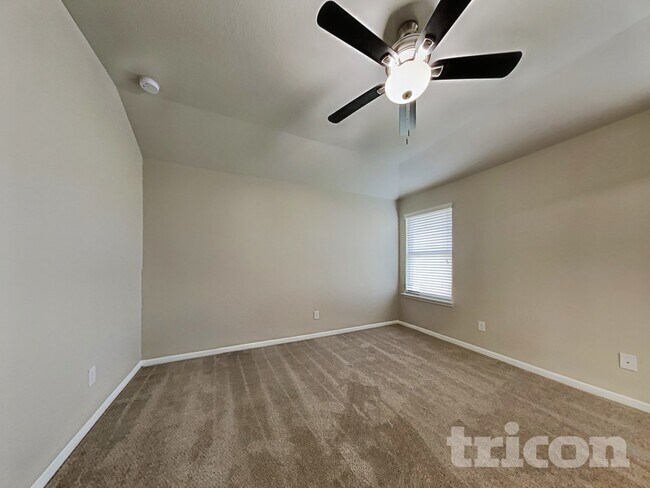 Foto del edificio - 423 Ashley Falls Ln