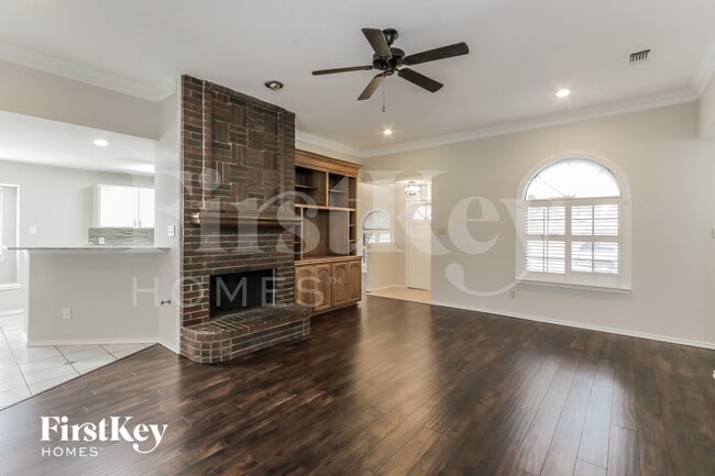 Building Photo - 1008 Micarta Dr