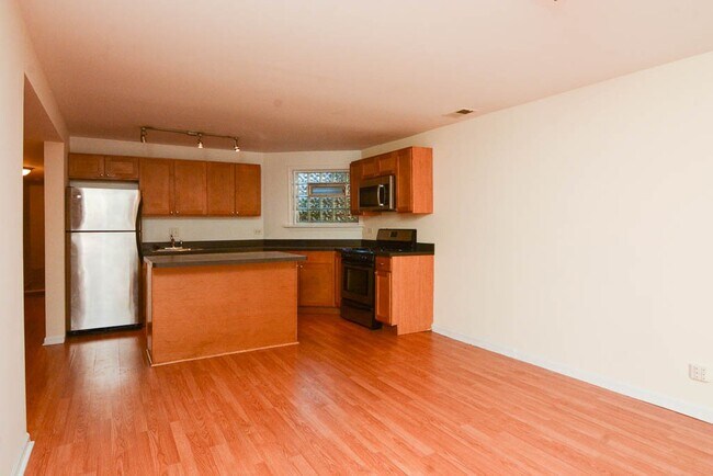 Building Photo - 3047 W Logan Blvd