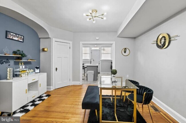 Foto del edificio - 910 N Kenwood Ave