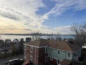 Building Photo - 49R Siren St