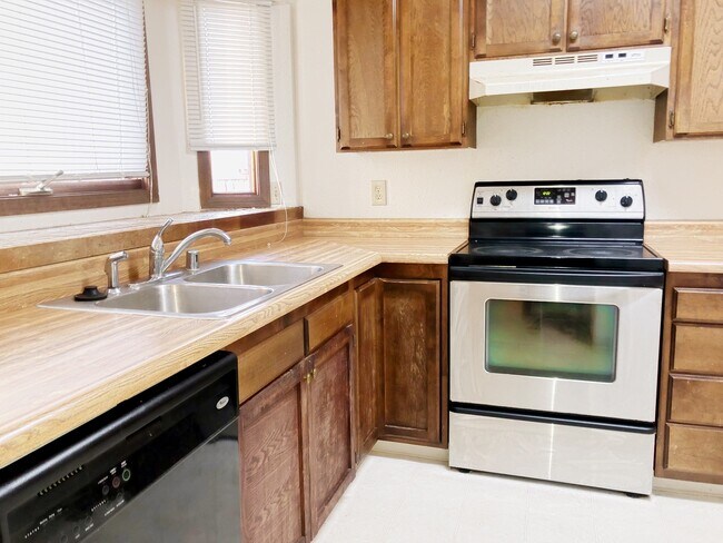 Foto del edificio - 3309 Tarwater Ave