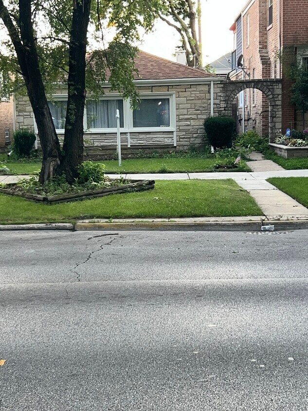 Foto principal - 6124 N Kimball Ave