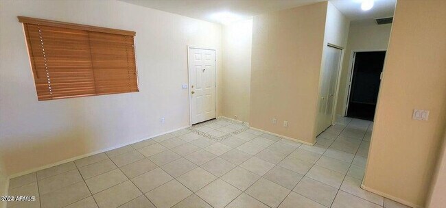 Foto del edificio - 1842 N 112th Dr