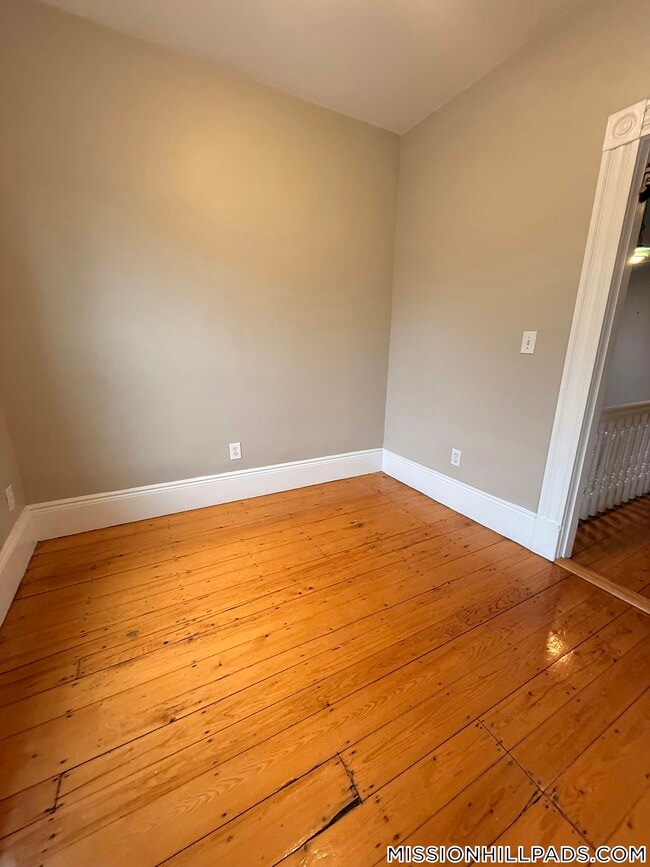 Building Photo - 75 Munroe St