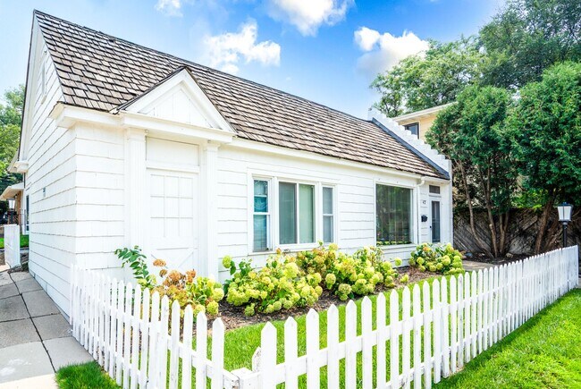 Foto del edificio - ENTIRE HOUSE: Cozy 2-Bedroom Home in Beautiful Prospect Park!
