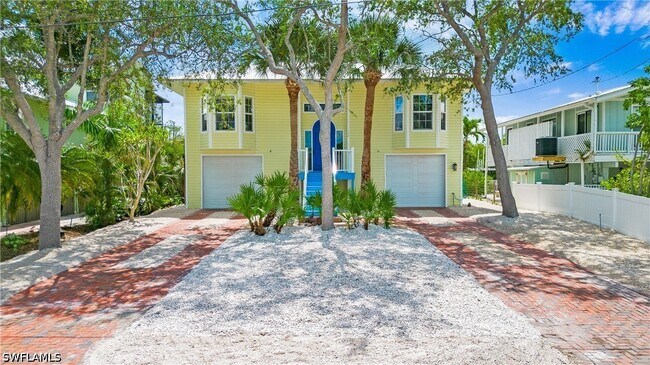 Building Photo - 1296 Grand Canal Dr