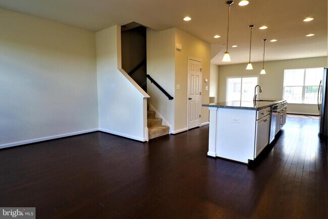 Foto del edificio - 6303 Posey St