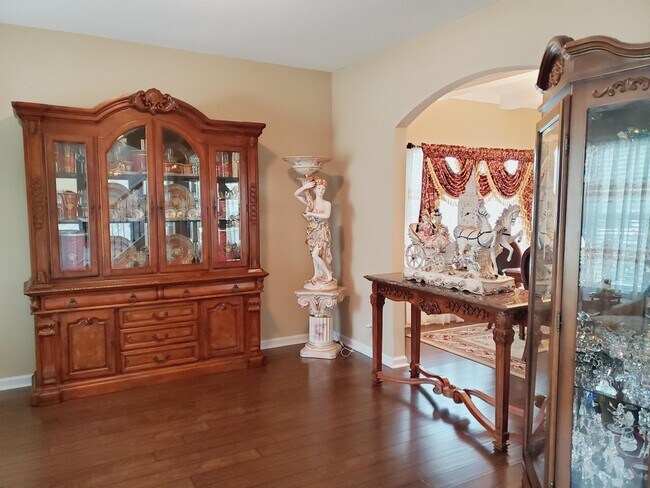 Foto del edificio - 908 Blane Ln